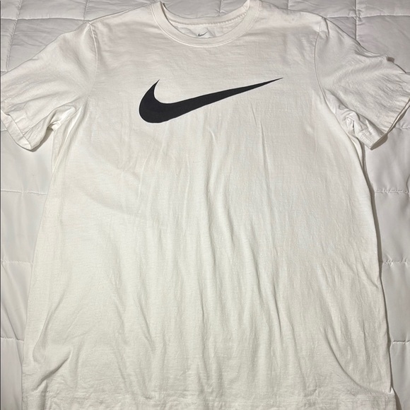 Nike "The Nike Tee" Short Sleeve White T-Shirt - Black Chest Swoosh/Logo - Picture 1 of 5